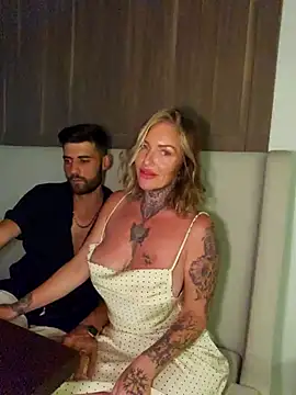 Snapshot of YourMommyBlair chatting on January 2026 12:00:01 PM YourMommyBlair online show from January 2026 12:00:01 PM