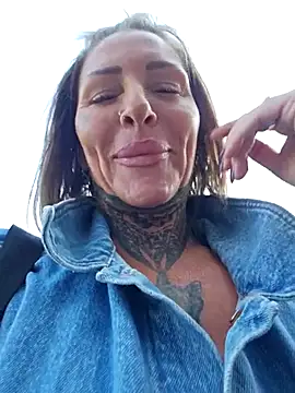 Snapshot of YourMommyBlair chatting on November 2025 07:12:01 AM YourMommyBlair online show from November 2025 07:12:01 AM