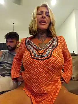 Snapshot of YourMommyBlair chatting on December 2025 11:35:01 AM YourMommyBlair online show from December 2025 11:35:01 AM