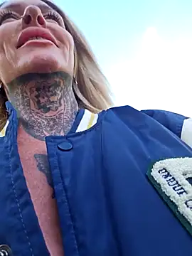 Snapshot of YourMommyBlair chatting on October 2025 08:49:02 AM YourMommyBlair online show from October 2025 08:49:02 AM