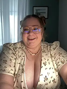 Snapshot of Chloe_WS chatting on February 2025 12:15:02 PM Chloe WS online show from February 2025 12:15:02 PM
