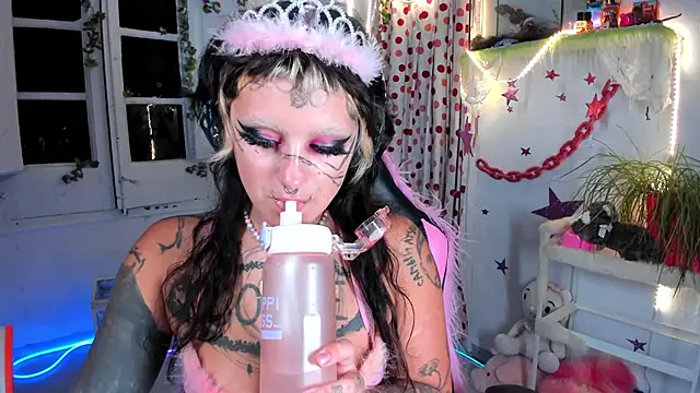 lady sontse  online show from June 2026 08:25:02 PM