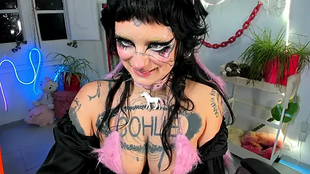 lady sontse  online show from February 2026 07:47:01 PM