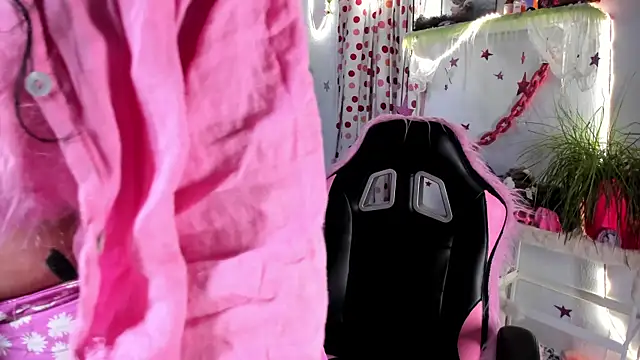 lady sontse  online show from April 2026 07:16:02 PM