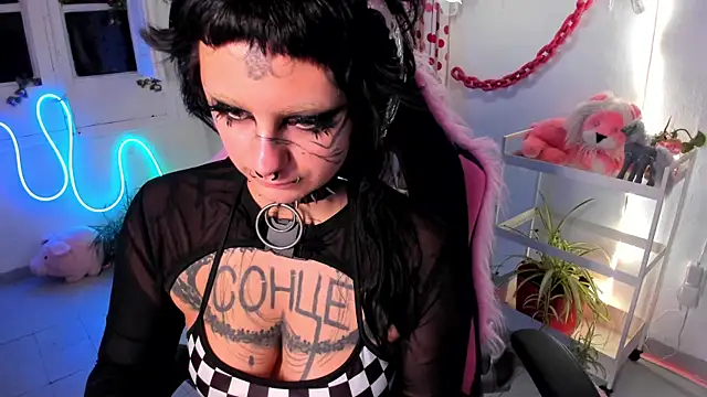 lady sontse  online show from January 2026 08:05:01 PM