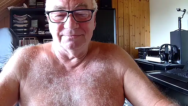 Snapshot of biggandybig chatting on July 2026 10:26:01 AM biggandybig online show from July 2026 10:26:01 AM
