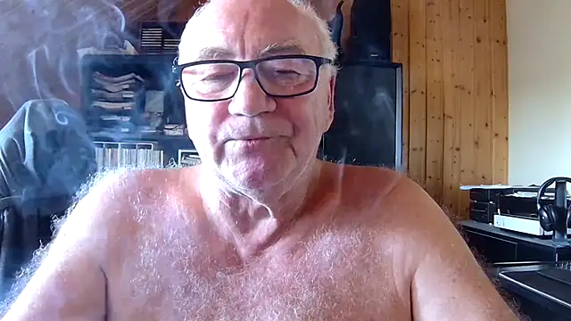 Snapshot of biggandybig chatting on June 2026 12:00:02 PM biggandybig online show from June 2026 12:00:02 PM