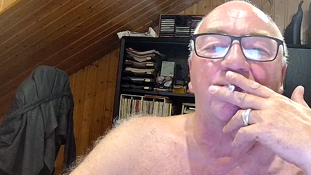Snapshot of biggandybig chatting on May 2026 09:04:02 PM biggandybig online show from May 2026 09:04:02 PM