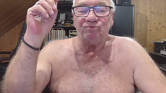 Snapshot of biggandybig chatting on June 2026 11:02:02 PM biggandybig online show from June 2026 11:02:02 PM
