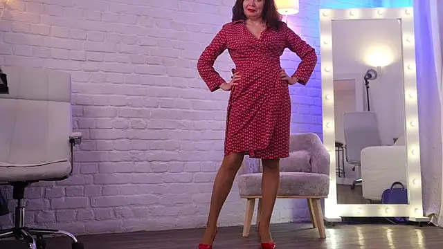 Nylon Legs online show from May 2026 10:31:01 PM