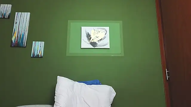 Abril Bianchi online show from April 2026 06:10:01 PM