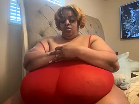 Missredboneo12 online show from October 2025 03:41:01 PM