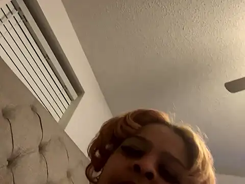 Missredboneo12 online show from November 2025 04:39:02 AM