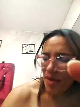 Yaumiko online show from November 2025 09:02:02 AM