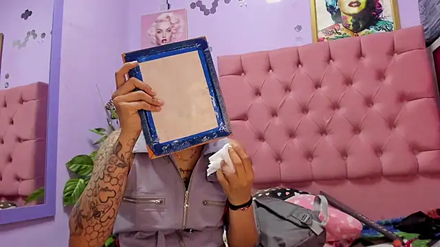 Yaumiko online show from November 2025 12:16:02 PM