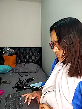 Yaumiko online show from March 2026 08:16:02 PM