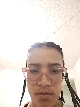 Yaumiko online show from April 2026 11:33:01 AM