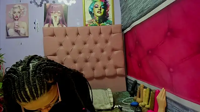 Yaumiko online show from November 2025 01:56:02 PM