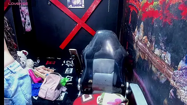 Yaumiko online show from November 2025 02:06:01 PM