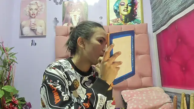 Yaumiko online show from November 2025 12:53:02 PM