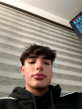 KittySkirtt1 online show from October 2025 02:12:02 AM