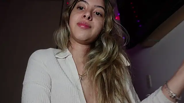 tinysofia  online show from September 2025 11:52:02 PM