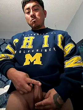 Luisrtrrr online show from October 2025 01:10:01 PM