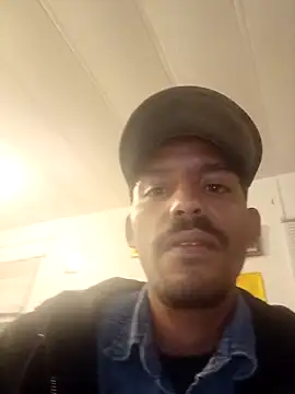 Snapshot of Ricardosuavee6 chatting on November 2025 03:13:02 AM Ricardosuavee6 online show from November 2025 03:13:02 AM