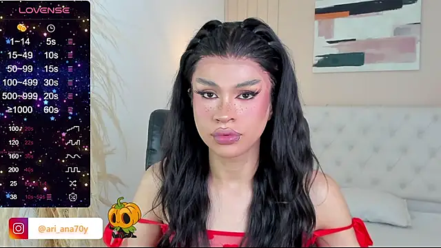 Snapshot of LOISE-XX chatting on October 2025 06:04:01 AM LOISE-XX online show from October 2025 06:04:01 AM