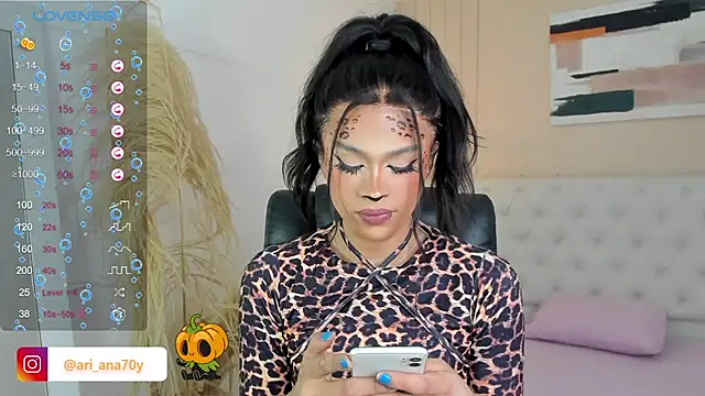 LOISE-XX online show from October 2025 08:01:02 AM