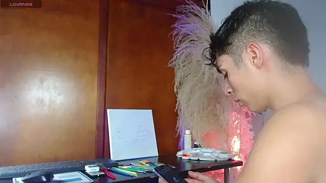 Snapshot of justin_alexxx chatting on February 2025 08:49:01 PM justin alexxx online show from February 2025 08:49:01 PM