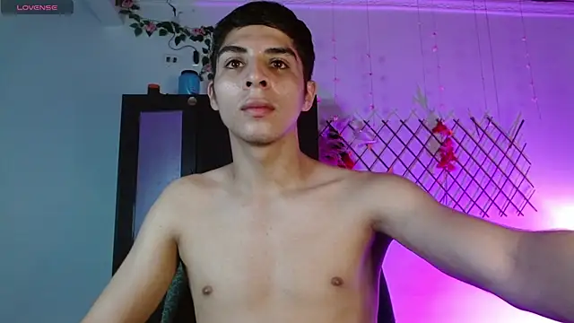 Snapshot of justin_alexxx chatting on December 2024 06:55:01 PM justin alexxx online show from December 2024 06:55:01 PM