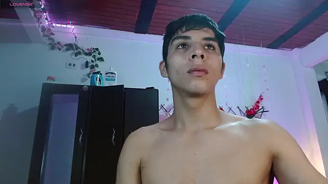 Snapshot of justin_alexxx chatting on December 2024 06:16:01 PM justin alexxx online show from December 2024 06:16:01 PM