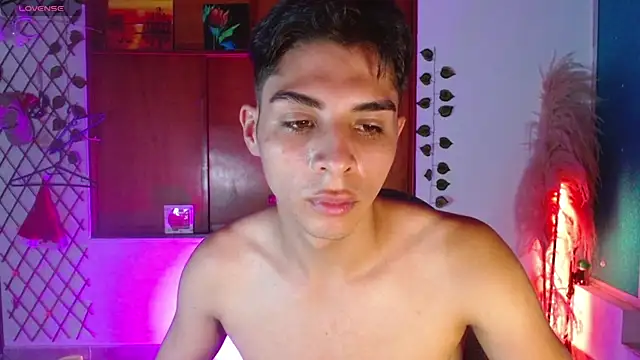 Snapshot of justin_alexxx chatting on January 2025 05:48:01 PM justin alexxx online show from January 2025 05:48:01 PM