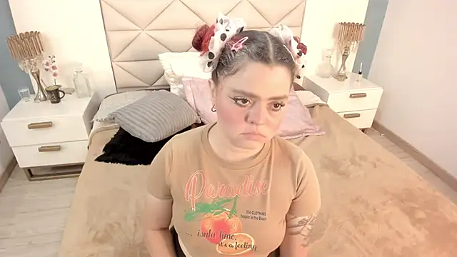 Twwiiggy online show from January 2026 08:04:01 PM