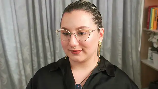 Ximenna Cruz online show from March 2026 05:11:02 PM