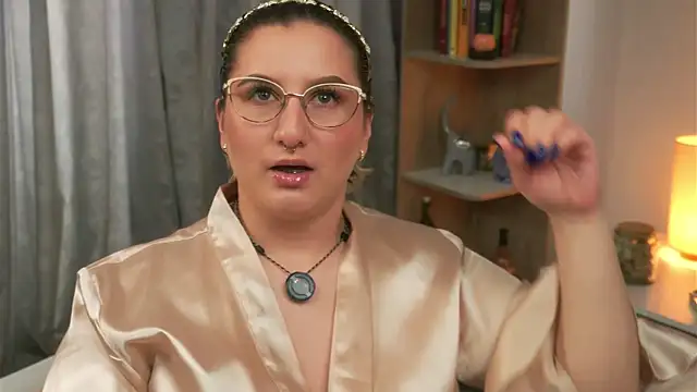 Ximenna Cruz online show from April 2026 09:32:01 PM