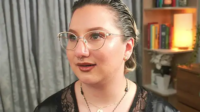 Ximenna Cruz online show from March 2026 12:00:01 AM