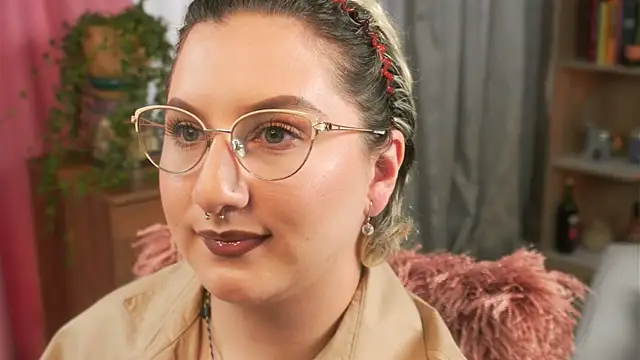 Ximenna Cruz online show from April 2026 06:58:01 PM