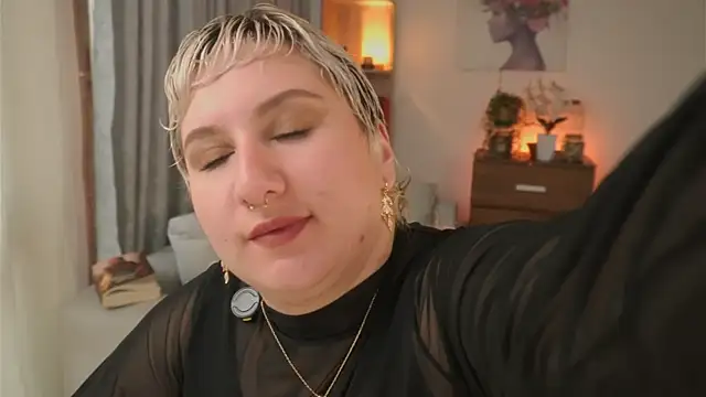 Ximenna Cruz online show from January 2026 12:09:01 PM