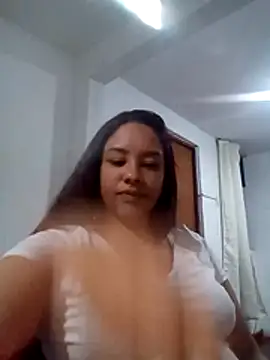 Snapshot of EAAM1 chatting on October 2025 12:43:01 AM EAAM1 online show from October 2025 12:43:01 AM