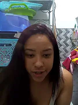 Snapshot of EAAM1 chatting on October 2025 10:44:01 PM EAAM1 online show from October 2025 10:44:01 PM