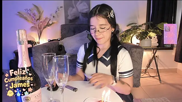 Snapshot of Naughtylittlegirl_ chatting on September 2025 10:27:01 PM Naughtylittlegirl online show from September 2025 10:27:01 PM