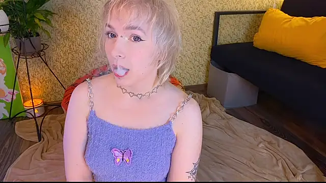 EmmyAmbros online show from September 2025 07:19:02 PM