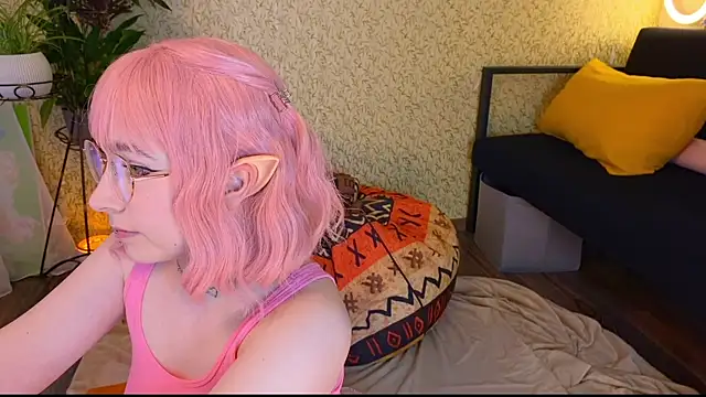 EmmyAmbros online show from November 2025 06:24:02 PM