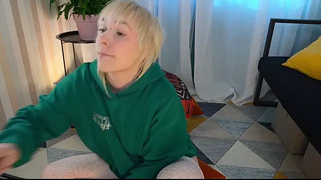 Snapshot of EmmyAmbros chatting on July 2026 03:15:02 AM EmmyAmbros online show from July 2026 03:15:02 AM