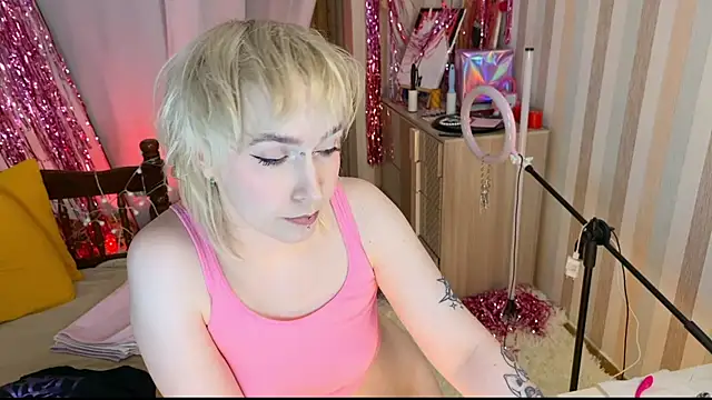 EmmyAmbros online show from February 2026 06:04:01 PM