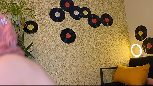 EmmyAmbros online show from November 2025 01:10:02 AM