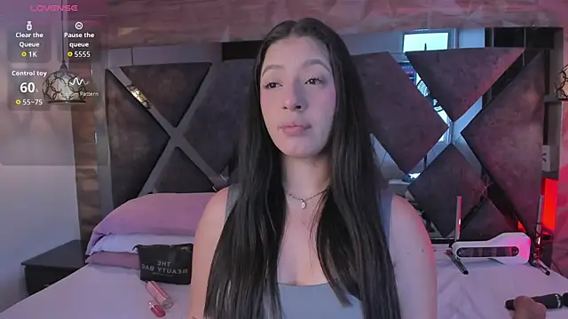 Snapshot of Venus_velez_ chatting on April 2026 12:41:01 PM Venus velez online show from April 2026 12:41:01 PM
