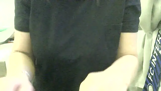 Snapshot of stellamarina85 chatting on March 2025 05:27:01 PM stellamarina85 online show from March 2025 05:27:01 PM